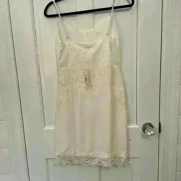 Yumi Kim White Lace Spaghetti Strap Dress NWT‎ size XS - Picture 4 of 6